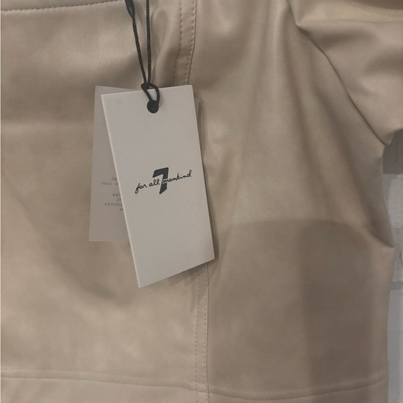 7 For All Mankind NWT Faux
Leather Crop Top Size Medium - Picture 6 of 16